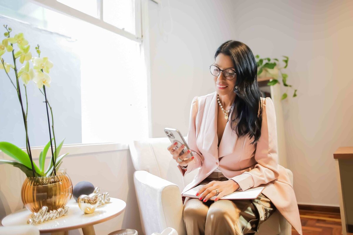 Laura Lamim em atendimento online