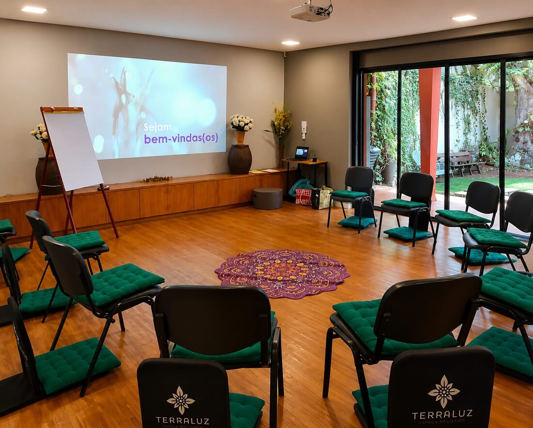 Espaço Terra e Luz — sala de práticas em grupo